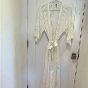 David's Bridal White Lace Robe